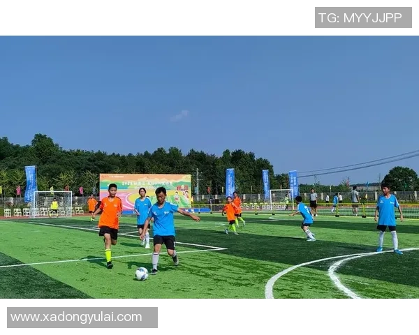 与足球球星同场训练,挑战极限技能,打造顶级球技的虚拟足球世界 与足球球星同场训练,挑战极限技能,打造顶级球技的虚拟足球世界