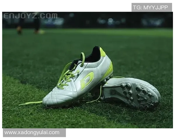 不同足球球星偏爱的足球鞋推荐与分析