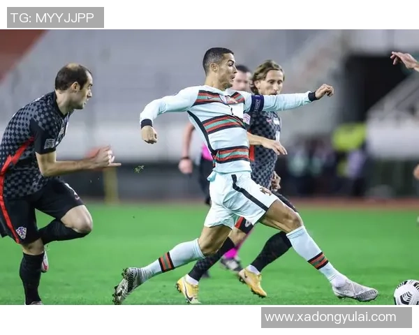 足球前场球星风采尽显实力与魅力的完美融合 足球前场球星风采尽显实力与魅力的完美融合